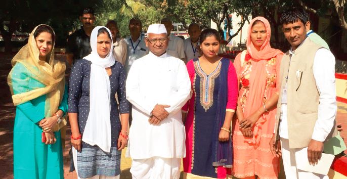 Anna Hazare Inspires Tikli Village to Develop a Model Village