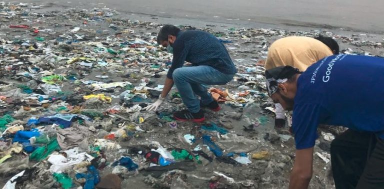 Uniting for a Cause: United Way Mumbai and Coca-Cola India Organise Beach Clean-up Drives in Mumbai