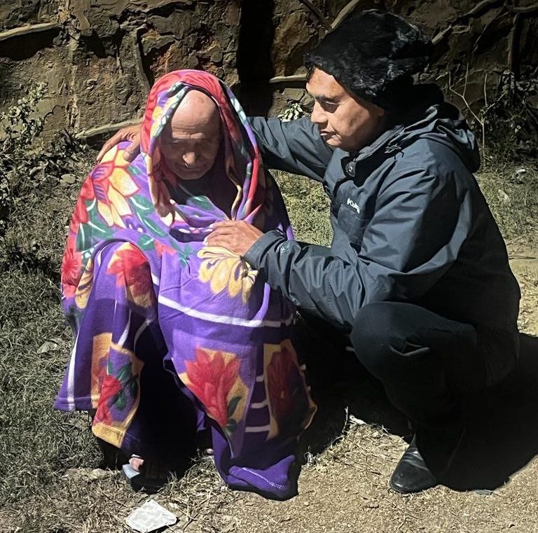 SHEOWS Provides Relief for Delhi’s Homeless Elderly with Blanket Drive