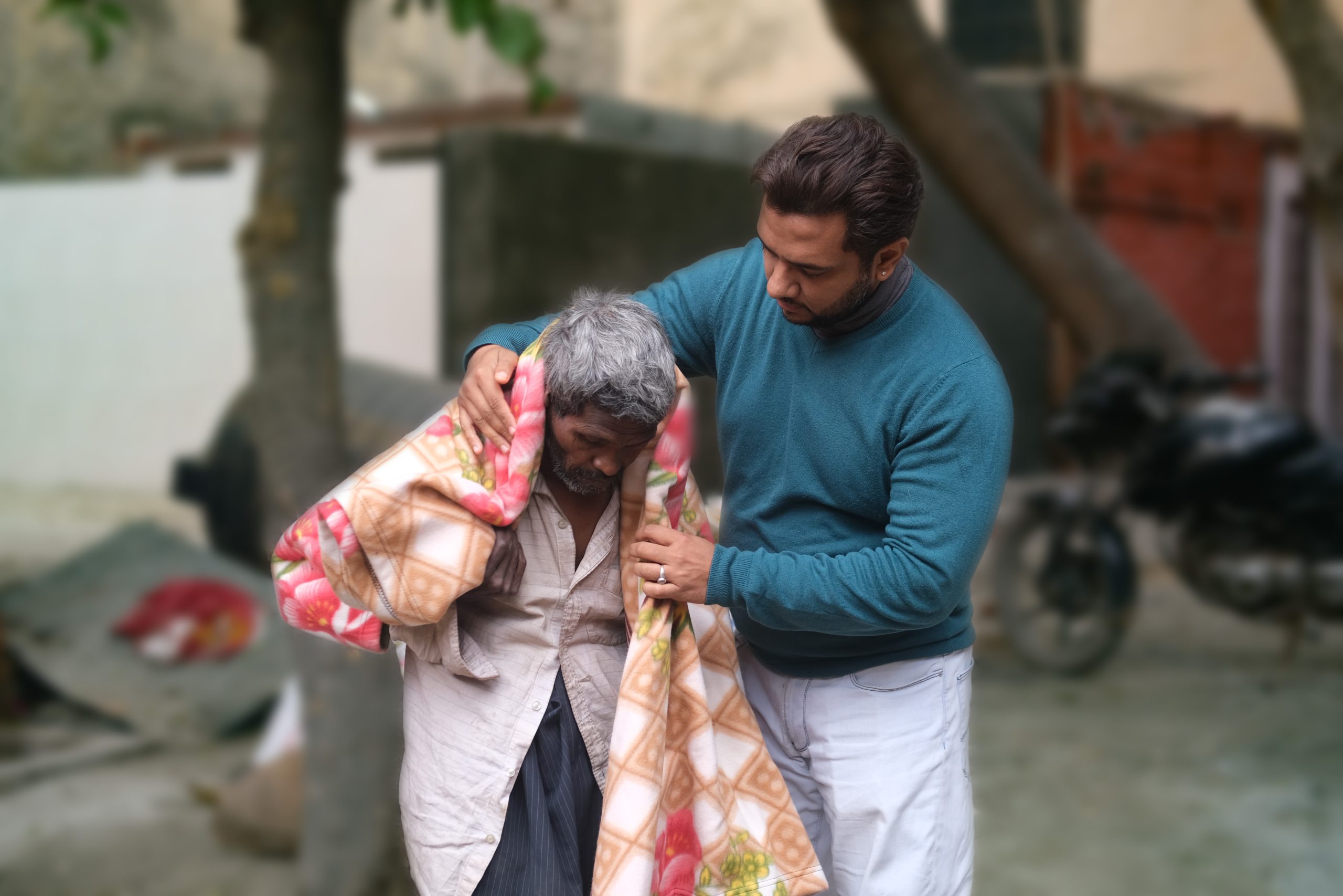 SHEOWS Provides Relief for Delhi’s Homeless Elderly with Blanket Drive